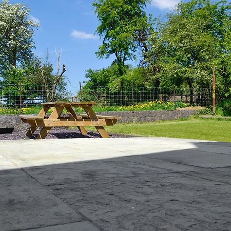 The Mill Farmhouse Llandybie Экстерьер фото
