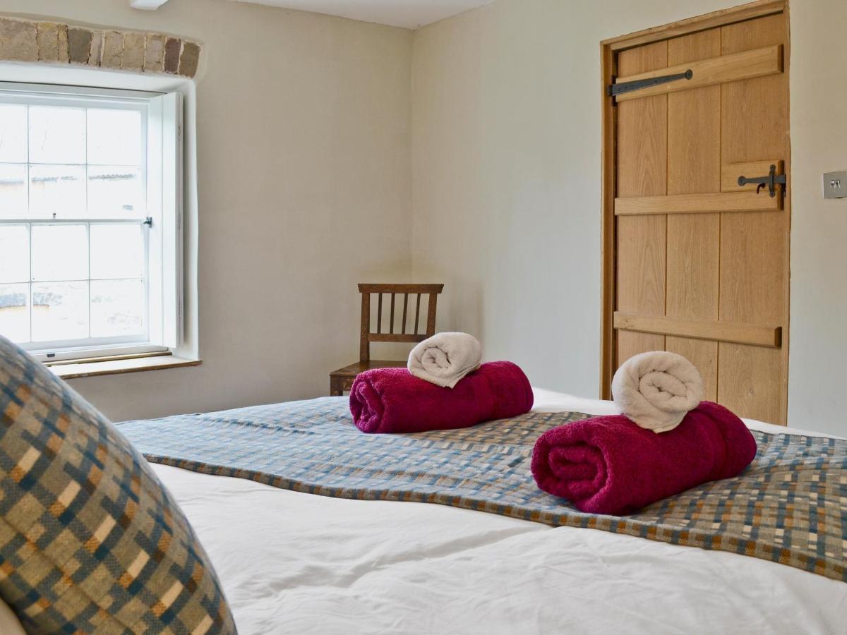 The Mill Farmhouse Llandybie Экстерьер фото